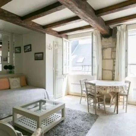 Heart Of Marais Typical, Charming & Calm شقة باريس